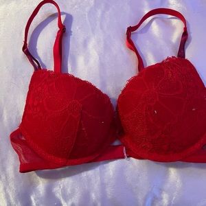 Victoria’s Secret red floral 32b light push up bra